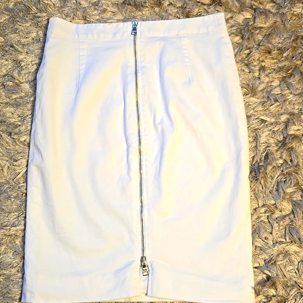 Dolce & Gabbana Elegant White Pencil Skirt With Back Exposed Zipper - Picture 4 of 16